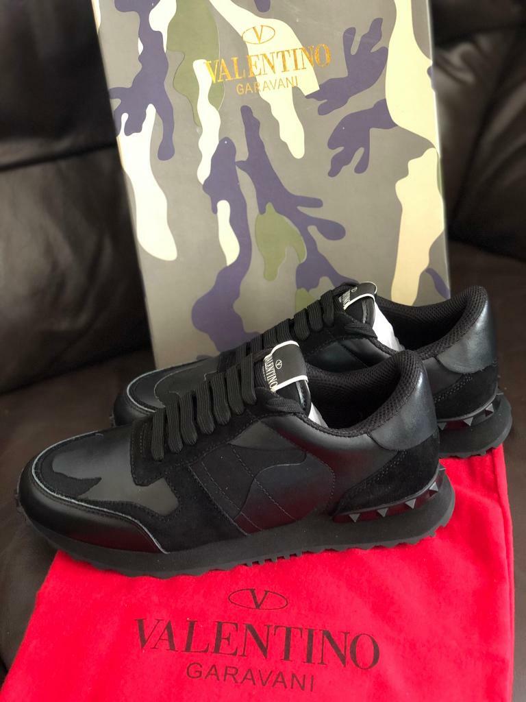 triple black valentino rock runners